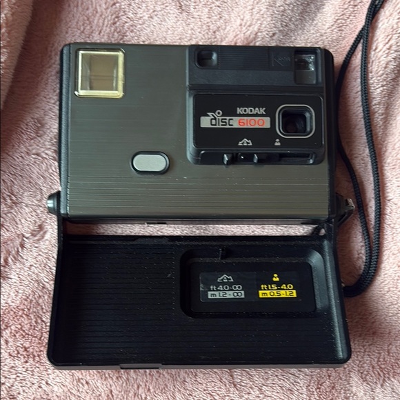 Vintage (1984) Kodak Disc 6100 Black Film Camera - Picture 2 of 5